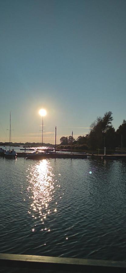 Houseboat Arka 1 - Domki Na Wodzie, Rower Wodny, Wifi, Parking Mielno  Exterior photo